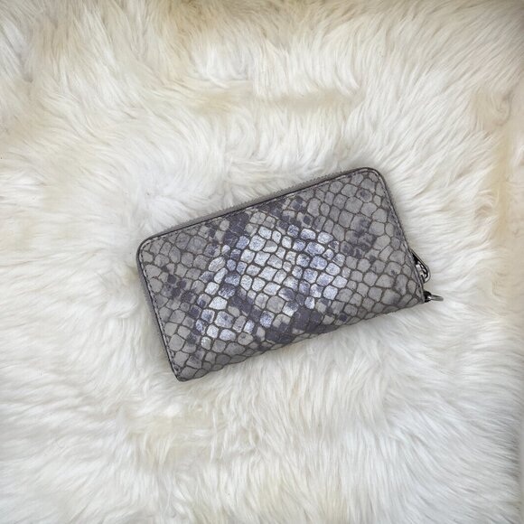 Michael Kors Medium Snakeskin-Style Wallet with Silver Hardware GUC - Picture 2 of 8